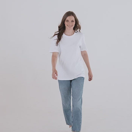 Unisex Organic Cotton T-Shirt Stanley Stella STTU755.mp4
